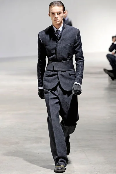 Look 4